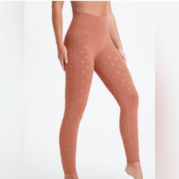 Fabletics Pants - Fabletics SculptKnit High-Waisted 7/8
Leggings Medium in Toffee EUC 128